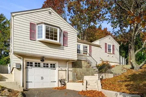27 Columbia Rd, Marblehead, MA 01945