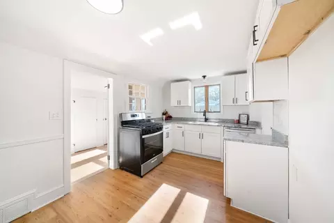 38 Blakely Ct, Fall River, MA 02720 photo 6