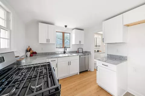 38 Blakely Ct, Fall River, MA 02720 photo 9