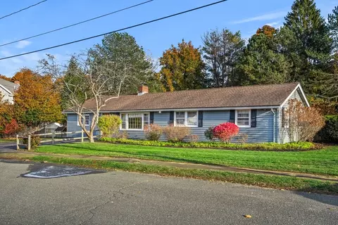 13 Sunnyvale St, Beverly, MA 01915