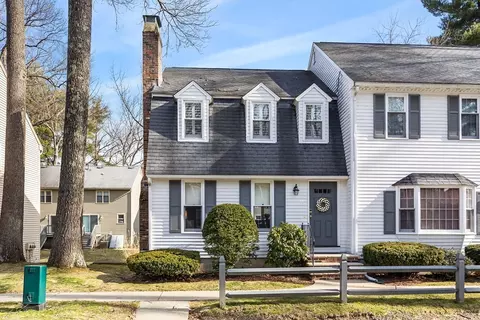 349 Wellman Ave #349, Chelmsford, MA 01863
