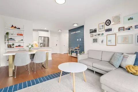3 Bennett St #402, Wakefield, MA 01880
