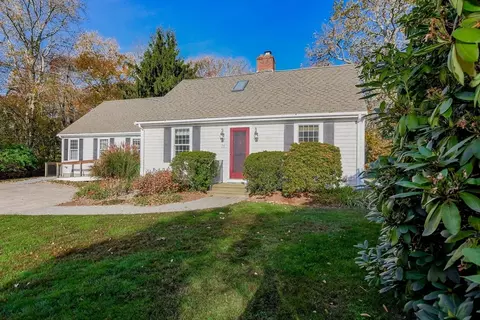 31 Marion Rd, Mattapoisett, MA 02739
