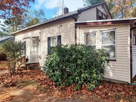 642 Monponsett St, Halifax, MA 02338