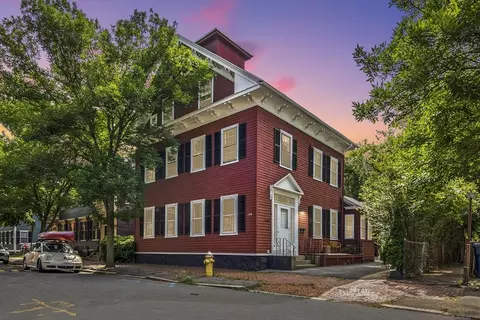 159 Federal St #1, Salem, MA 01970