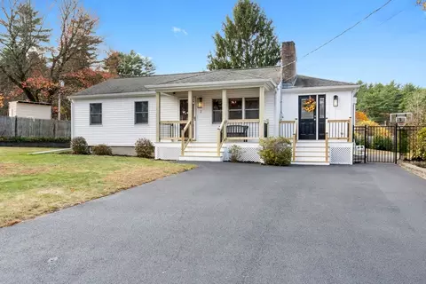 2 Circuit Dr, Rowley, MA 01969