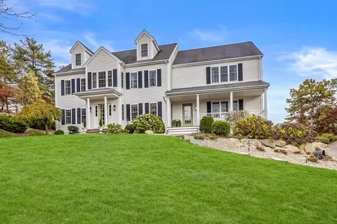 748 Ship Pond Rd, Plymouth, MA 02360