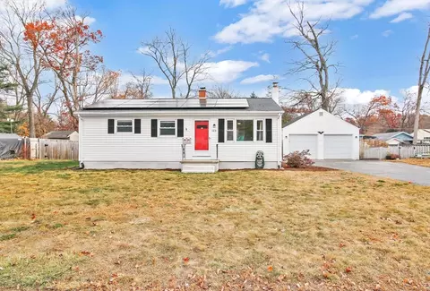 123 Newhouse St, Springfield, MA 01118