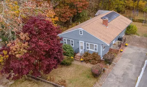 165 Arnold St, Dartmouth, MA 02748