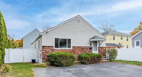 72 S Wilder St, Lowell, MA 01851