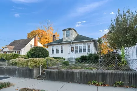 22 Auburn St, Newton, MA 02465