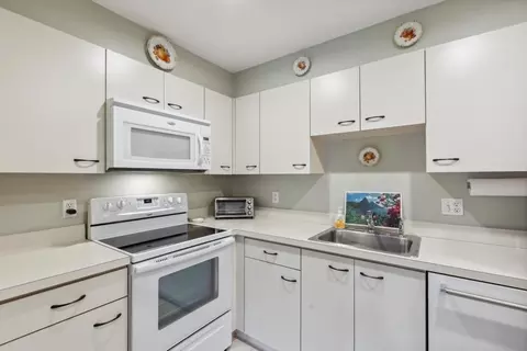 4 Summit Dr #508, Reading, MA 01867 photo 9