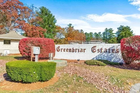 2 Greenbriar Dr #203, North Reading, MA 01864