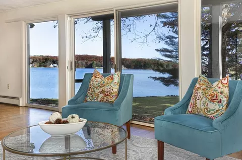 Living - 8 Pine Ave, Spencer, MA 01562 photo 3 of 8