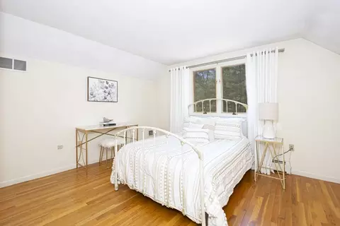 Bedroom - 8 Pine Ave, Spencer, MA 01562 photo 4 of 4