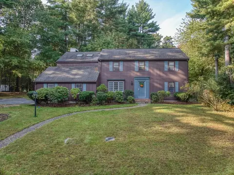 22 Alexandra Rd, Lynnfield, MA 01940