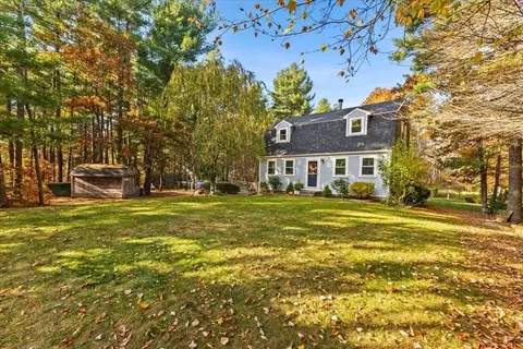 17 Colby Dr, Middleboro, MA 02346