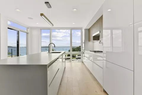 874 E 6th St #PH5, Boston, MA 02127