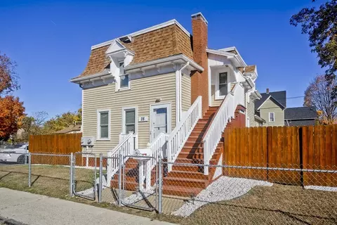 28 Spruce St, Springfield, MA 01105