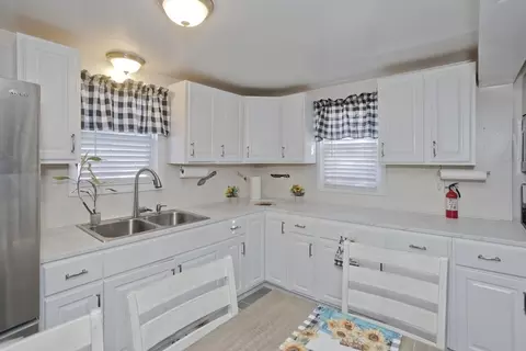 28 Spruce St, Springfield, MA 01105 photo 10