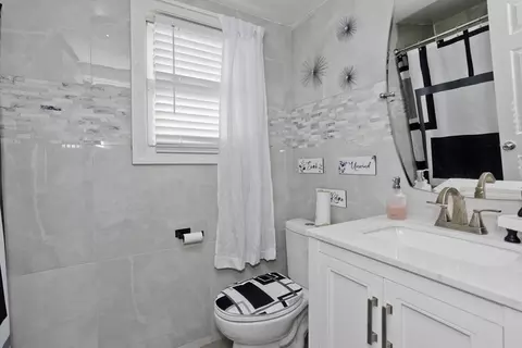 28 Spruce St, Springfield, MA 01105 photo 26
