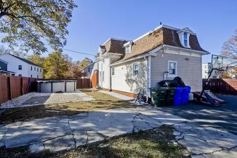 28 Spruce St, Springfield, MA 01105 photo 34