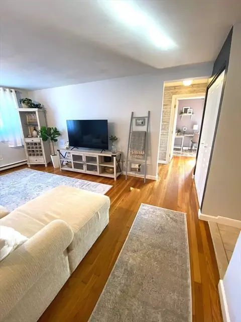 Living - 35 Bayview Ter #10, Danvers, MA 01923 photo 3 of 7