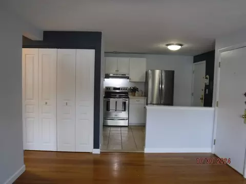 Kitchen - 35 Bayview Ter #10, Danvers, MA 01923 photo 2 of 7