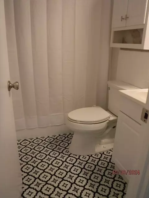 Bath - 35 Bayview Ter #10, Danvers, MA 01923 photo 2 of 2