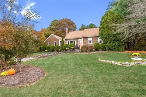 29 Dorothy Dr, Plymouth, MA 02360