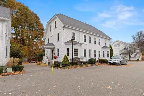 5 Temple Pl #11, Andover, MA 01810