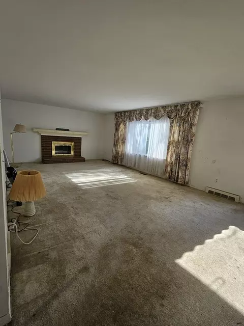 10 June Ave, Webster, MA 01570 photo 4