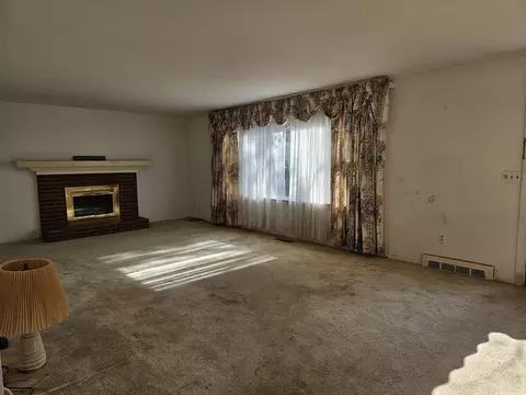 10 June Ave, Webster, MA 01570 photo 2