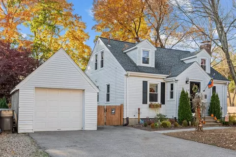 49 Spruce St, Framingham, MA 01701