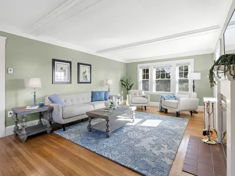 1112 Greendale Ave, Needham, MA 02492 photo 4