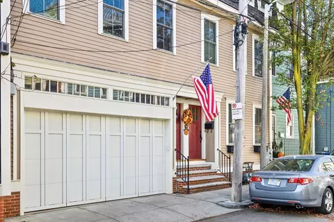 36 Russell St #36, Boston, MA 02129
