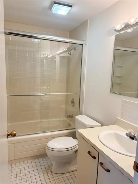 4 Summit Dr #4-602, Reading, MA 01867 photo 11
