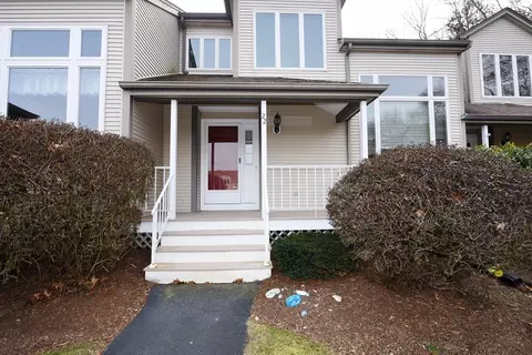 22 Willow Pond Dr #22, Rockland, MA 02370