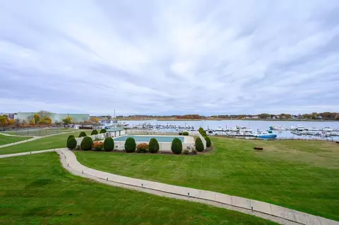 200 Cove Way #305, Quincy, MA 02169