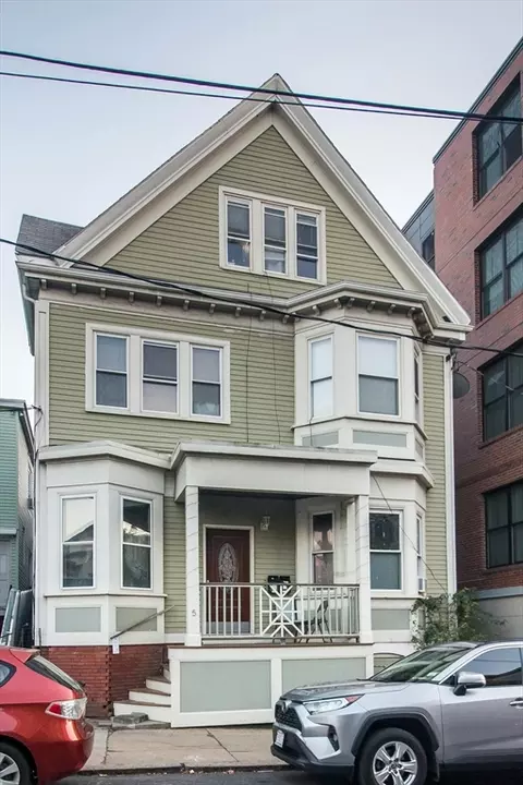 5 Falcon St, Boston, MA 02128