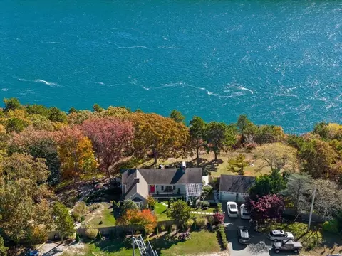 920 Scenic Hwy, Bourne, MA 02532