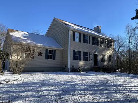 2 Tashas Ln, Freetown, MA 02717