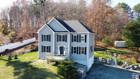 114 East St, Middleton, MA 01949