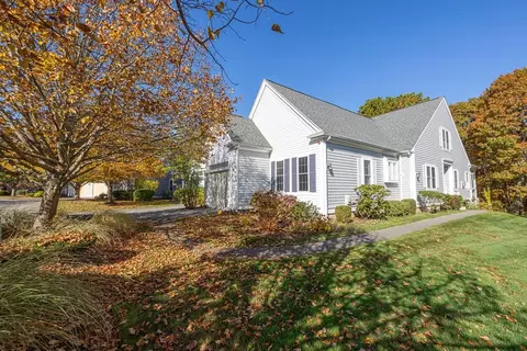 50 Stratford Rdg #50, Mashpee, MA 02649