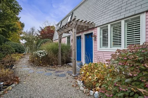 9 Arnold Way, Gloucester, MA 01930