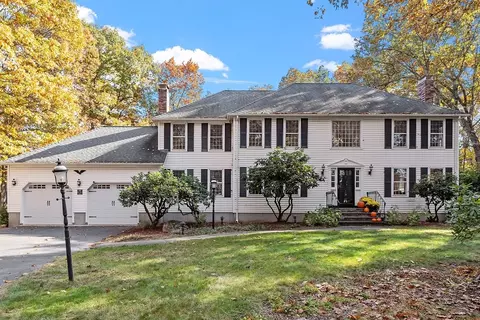426 River Rd, Andover, MA 01810