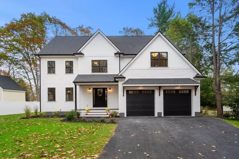4 Patti Rd, Beverly, MA 01915