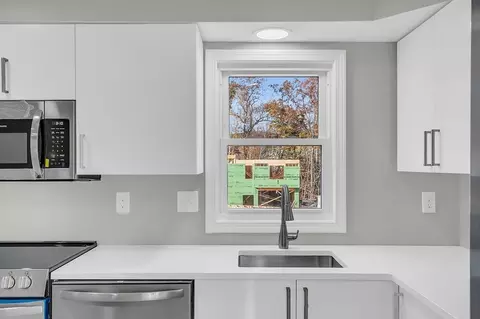 55 Fourth St, Worcester, MA 01602 photo 17