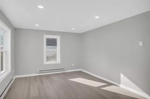 55 Fourth St, Worcester, MA 01602 photo 13