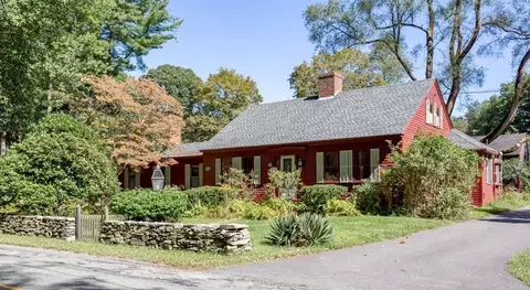 12 Southworth St, Lakeville, MA 02347